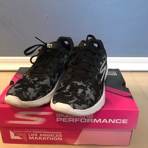 Sketchers sneakers